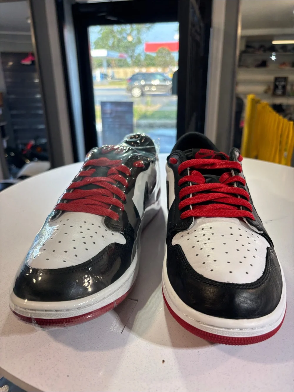 Air Jordan 1 Retro Low OG size 11.5 Like New